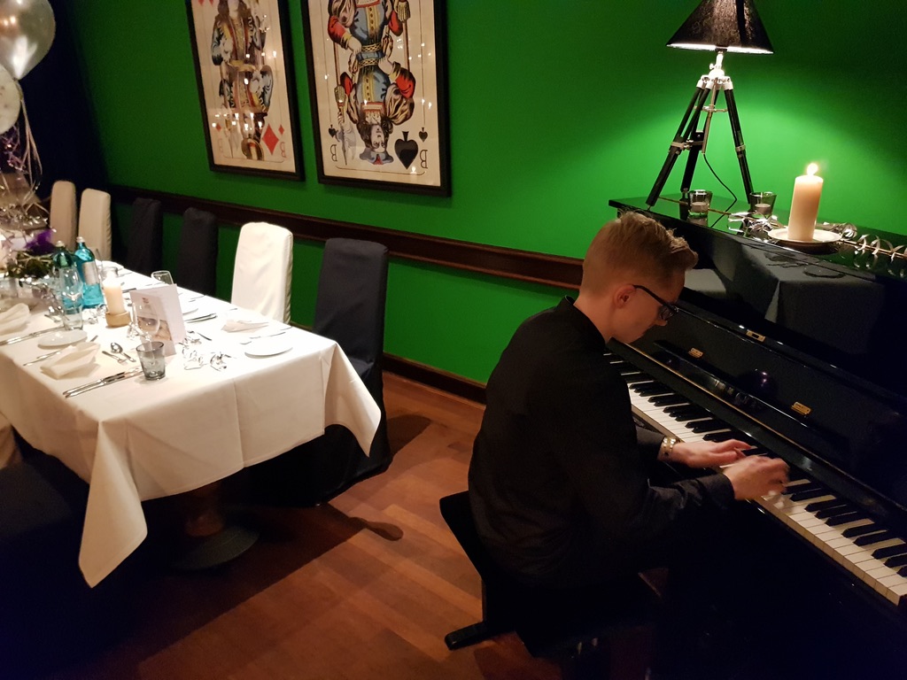 David Blomeyer playing the piano
